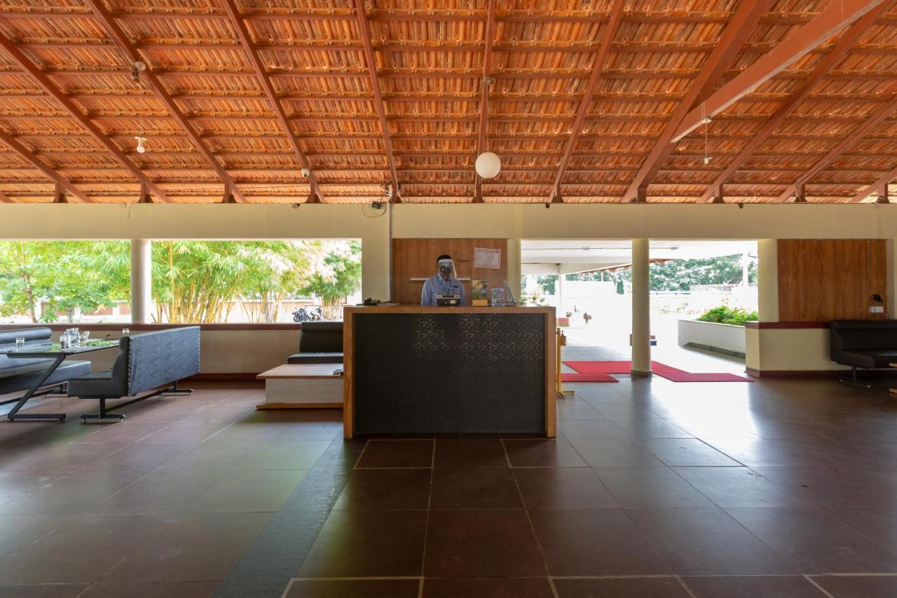 KSTDC Hotel Mayura Yagachi, Belur Belur  Bagian luar foto